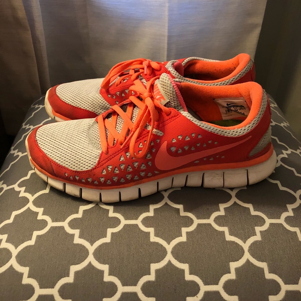 Nike tennis shoes